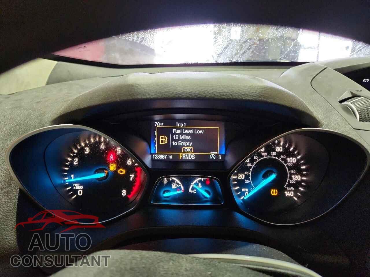 FORD ESCAPE 2017 - 1FMCU9GD8HUC82161