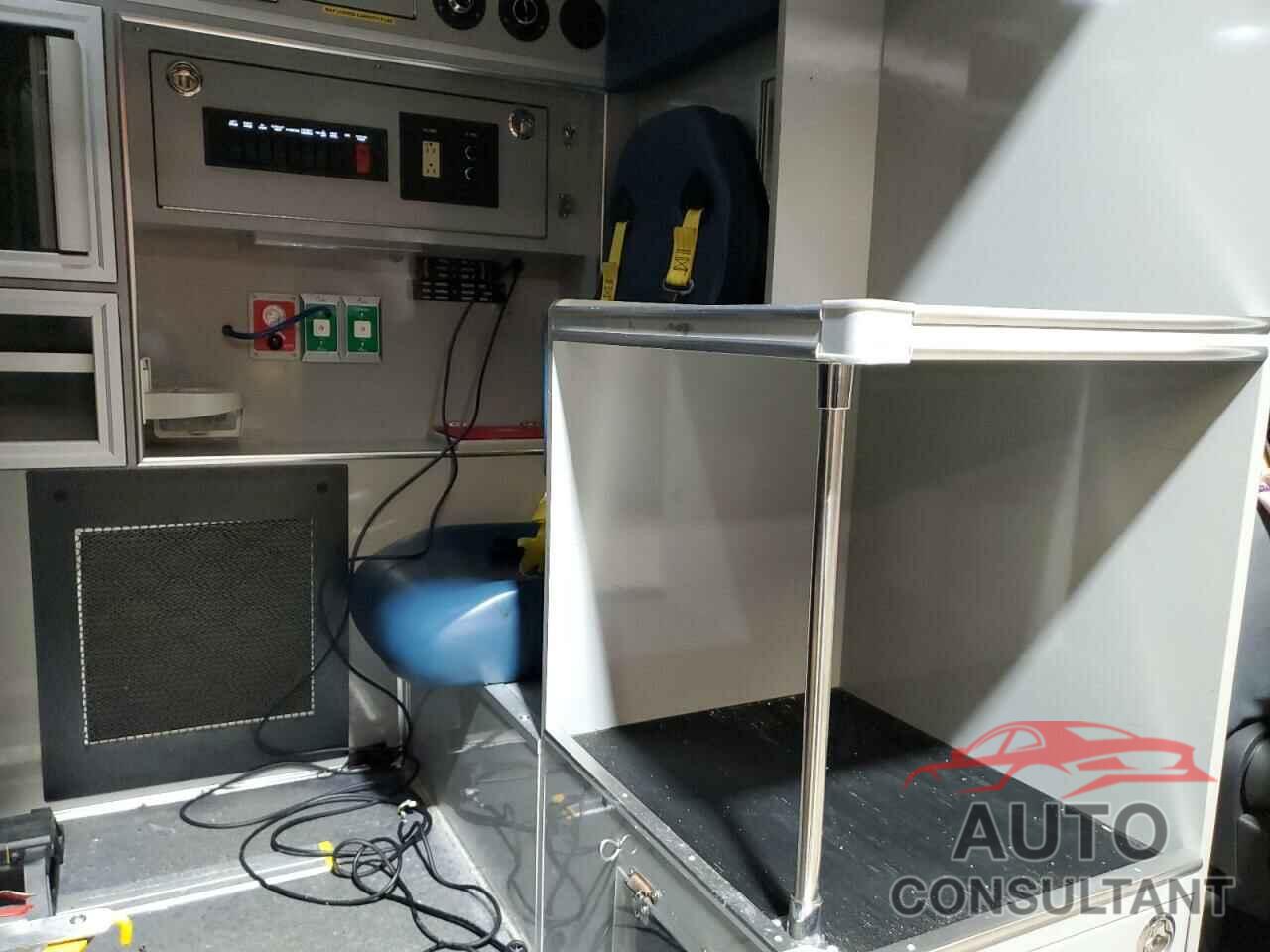 FORD TRANSIT 2018 - 1FDYR2CM0JKA75589