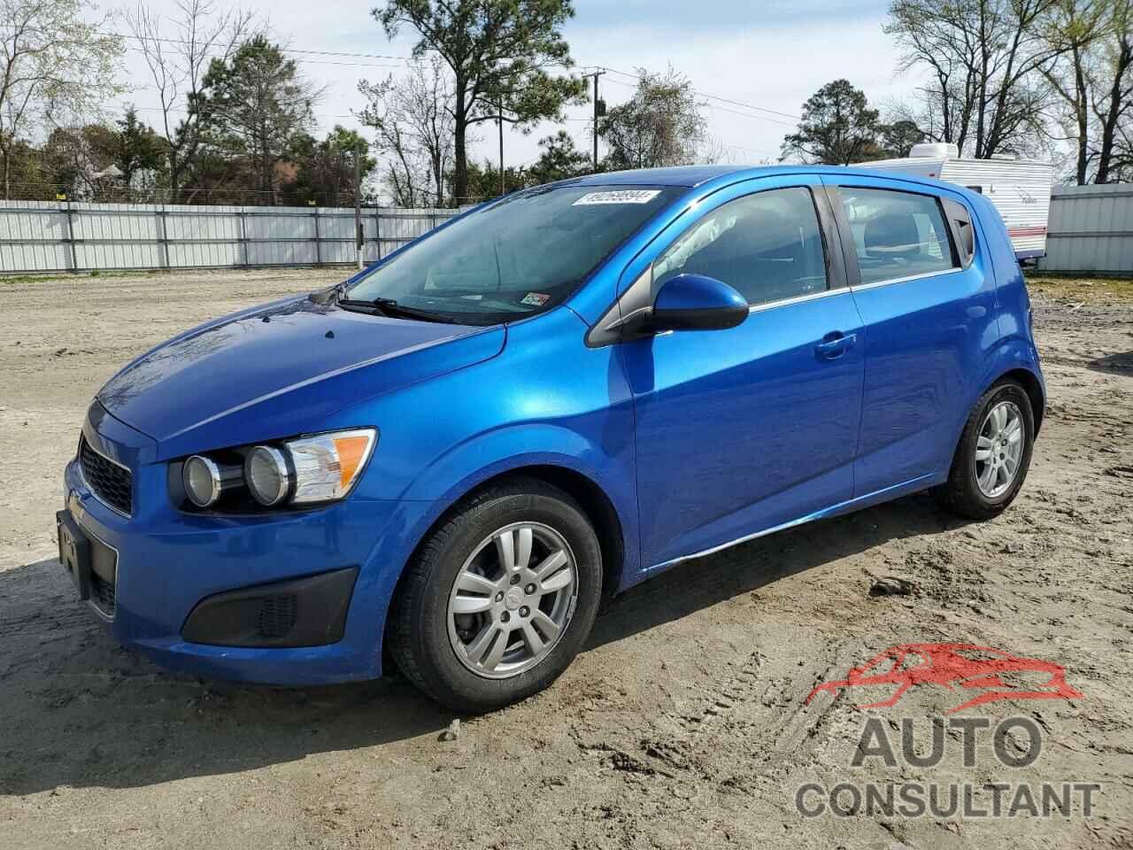 CHEVROLET SONIC 2016 - 1G1JC6SG4G4131260