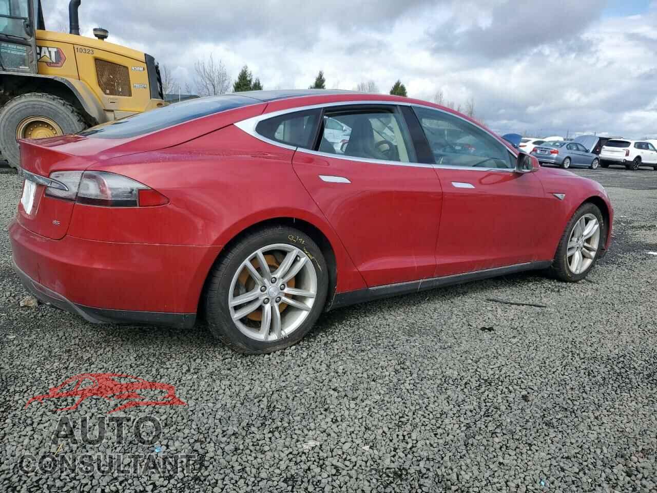 TESLA MODEL S 2013 - 5YJSA1CN9DFP19743