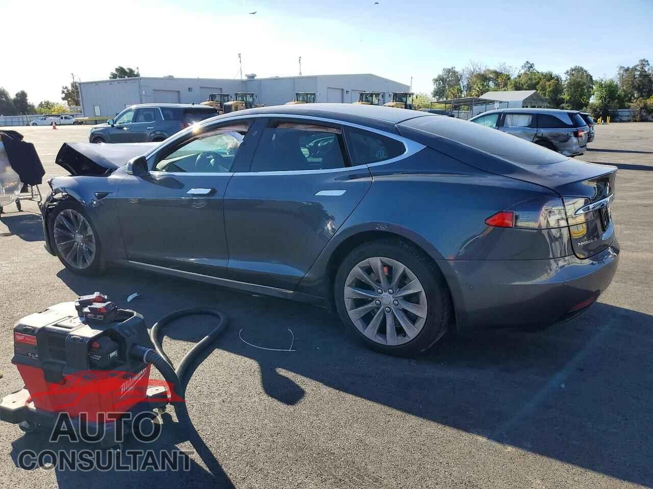 TESLA MODEL S 2017 - 5YJSA1E20HF211086