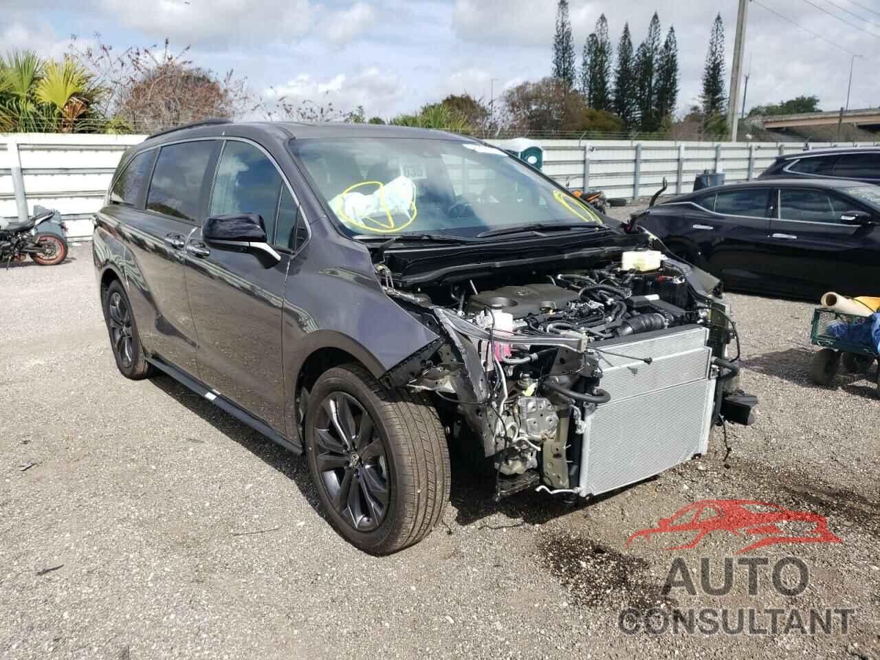 TOYOTA SIENNA 2022 - 5TDXRKEC4NS089241