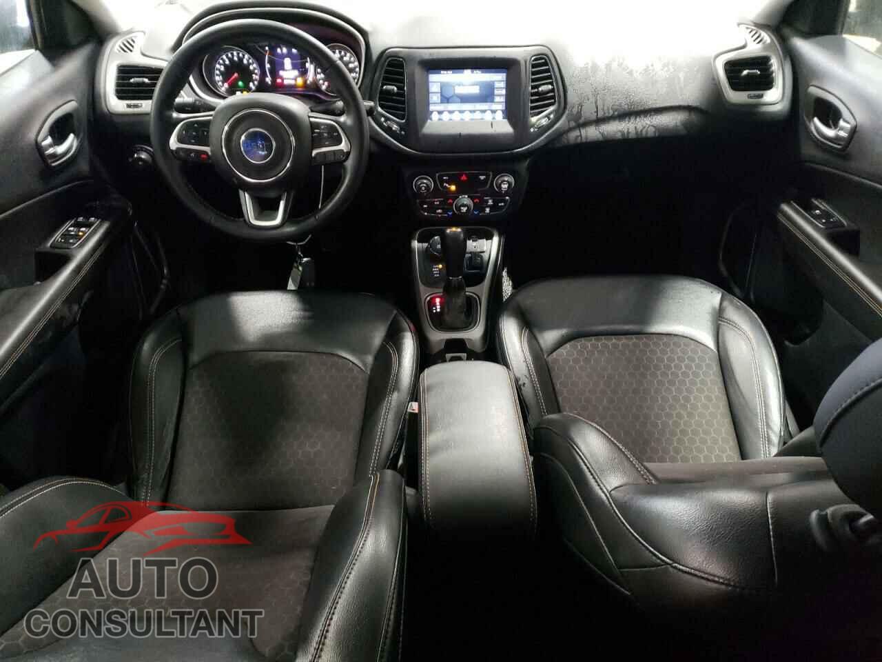 JEEP COMPASS 2020 - 3C4NJDBB6LT255591