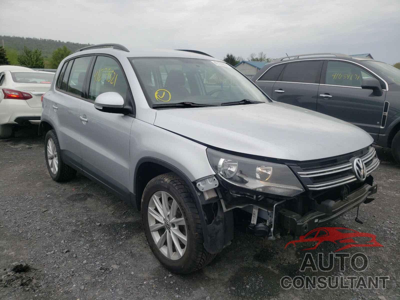 VOLKSWAGEN TIGUAN 2017 - WVGBV7AX3HK043029