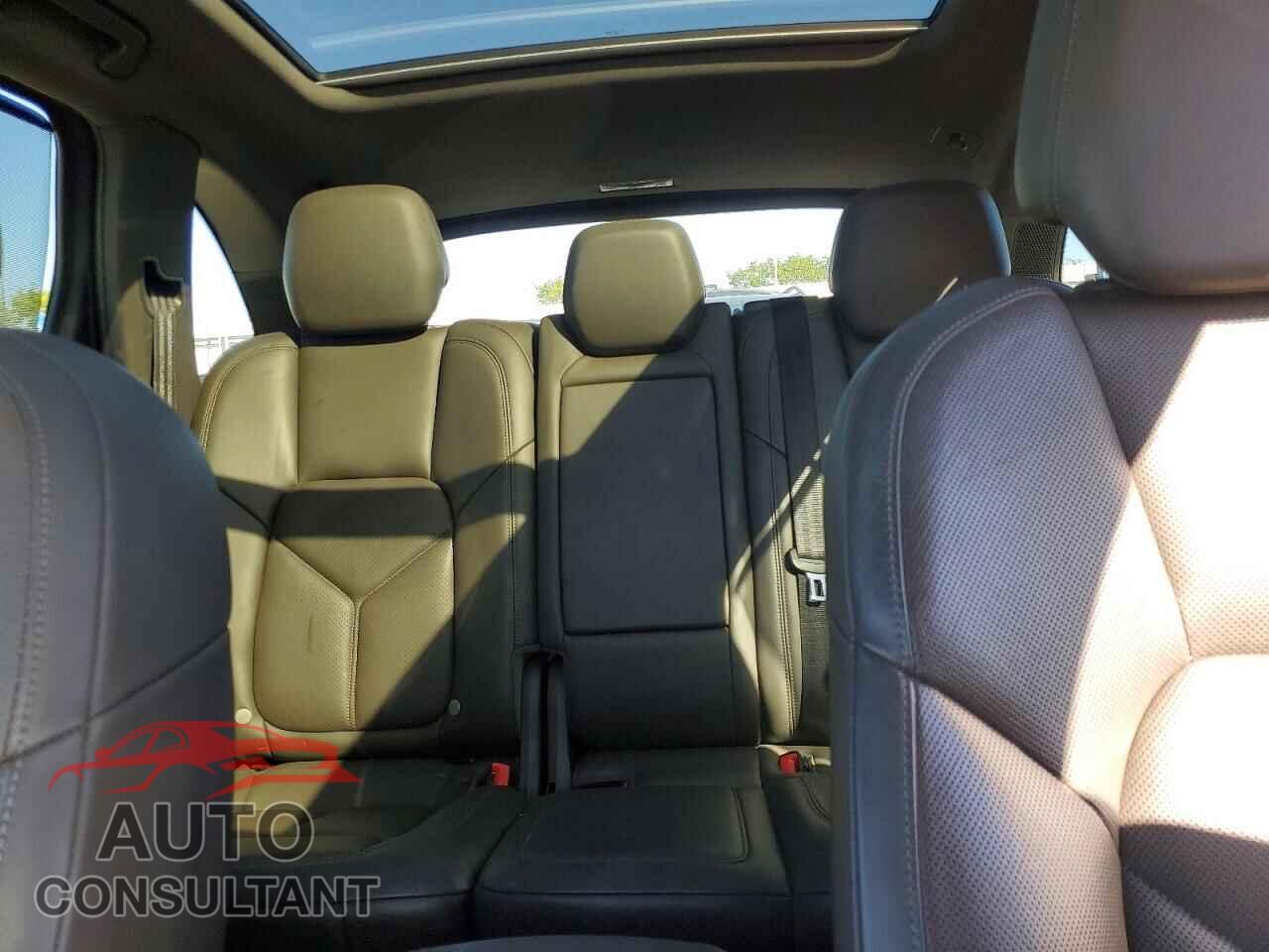 PORSCHE CAYENNE 2015 - WP1AE2A27FLA51910
