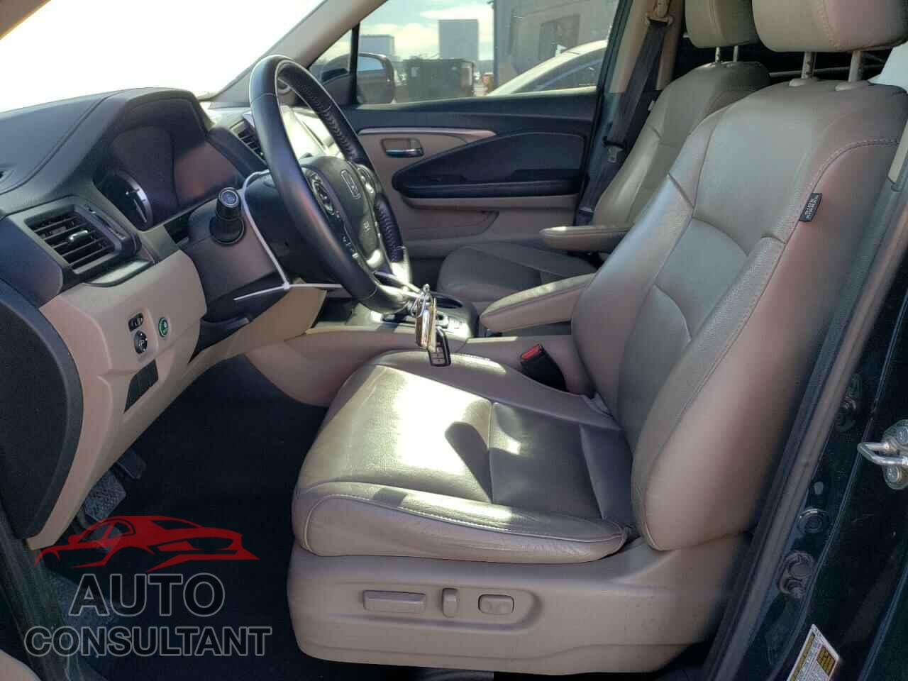 HONDA PILOT 2017 - 5FNYF5H57HB003294