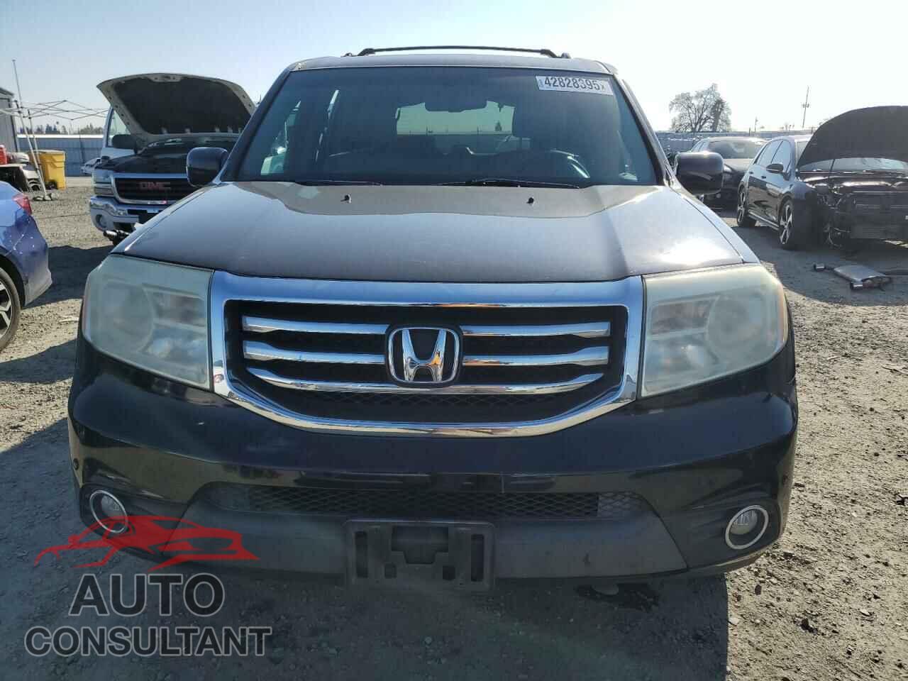 HONDA PILOT 2013 - 5FNYF3H9XDB033438