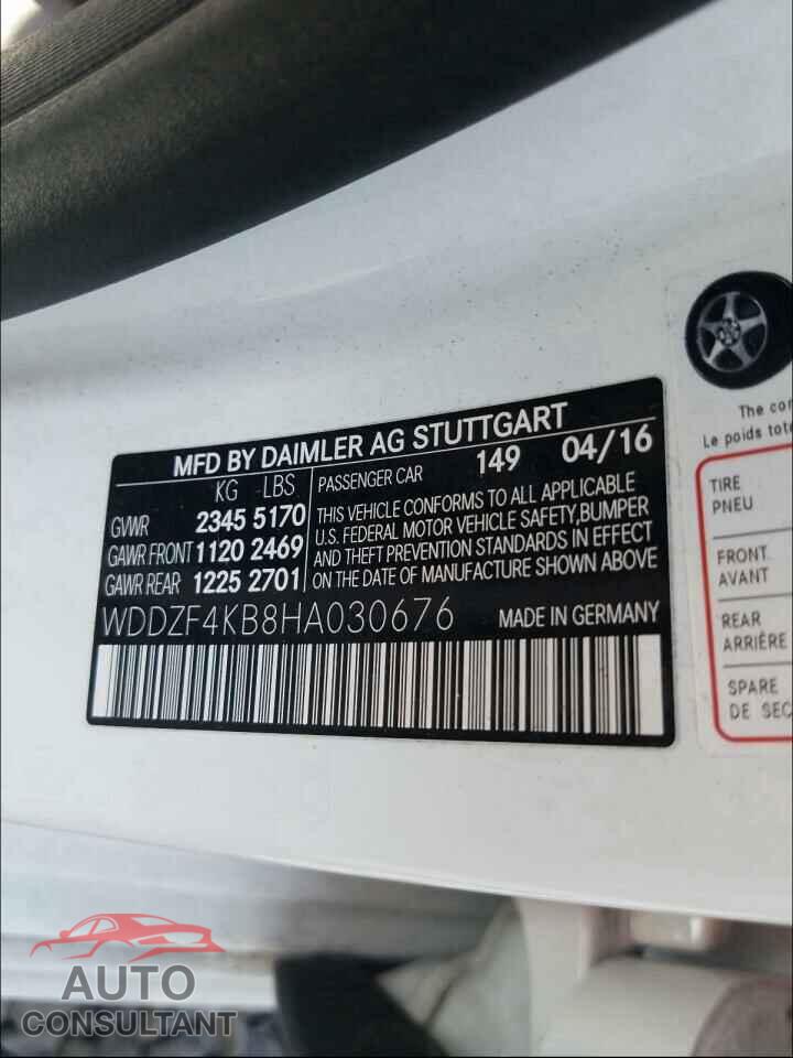 MERCEDES-BENZ E CLASS 2017 - WDDZF4KB8HA030676