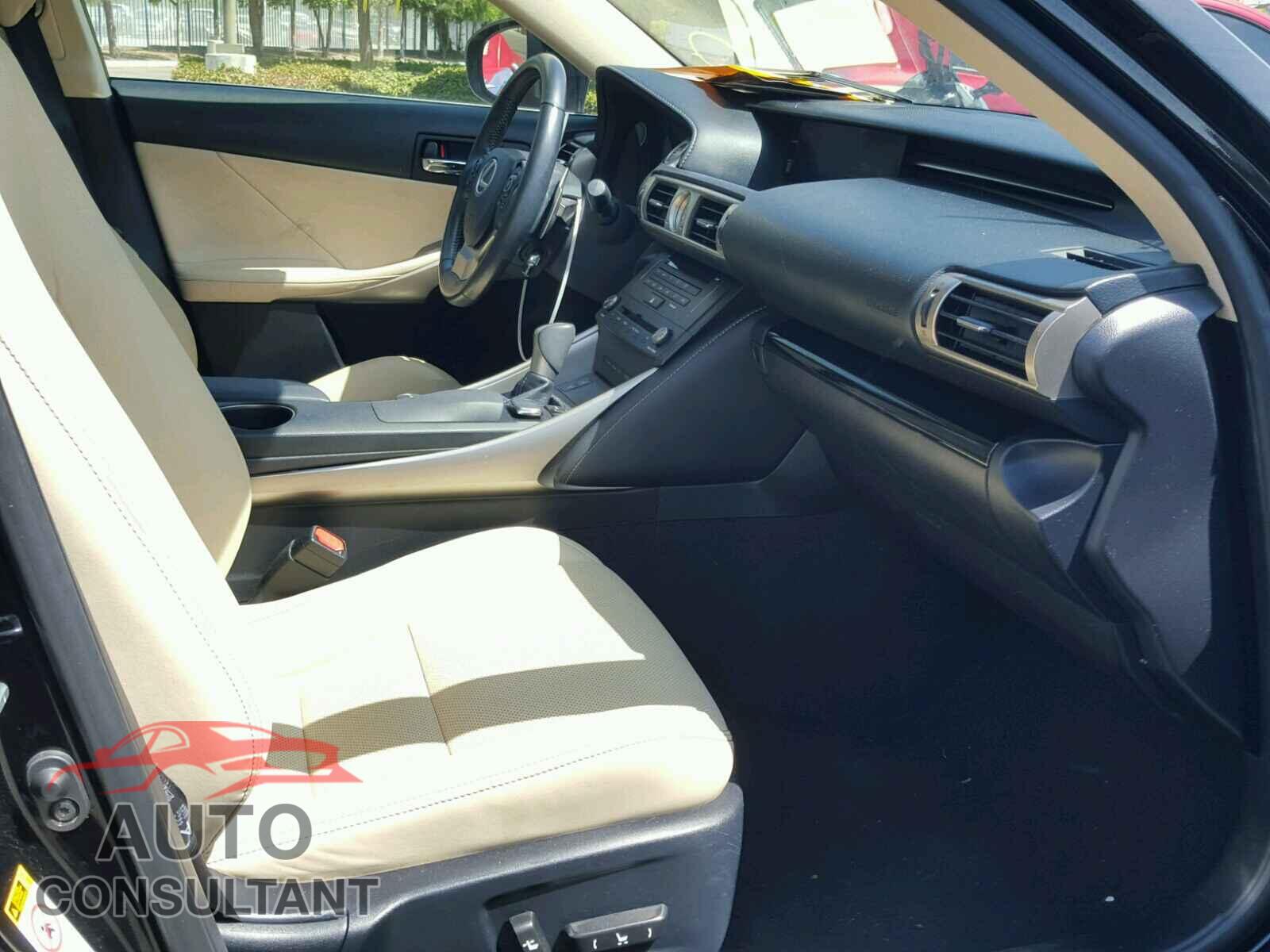 LEXUS IS 250 2015 - JTHBF1D22F5071588