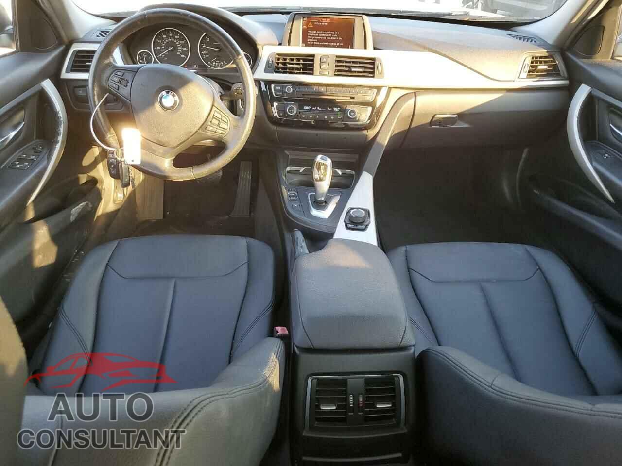 BMW 3 SERIES 2016 - WBA8E1G52GNU11390