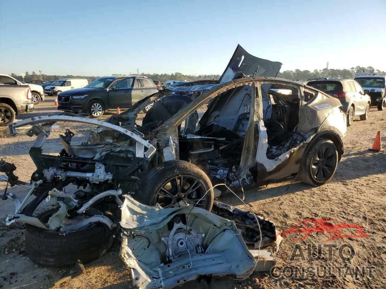 TESLA MODEL Y 2024 - 7SAYGDED6RA324943