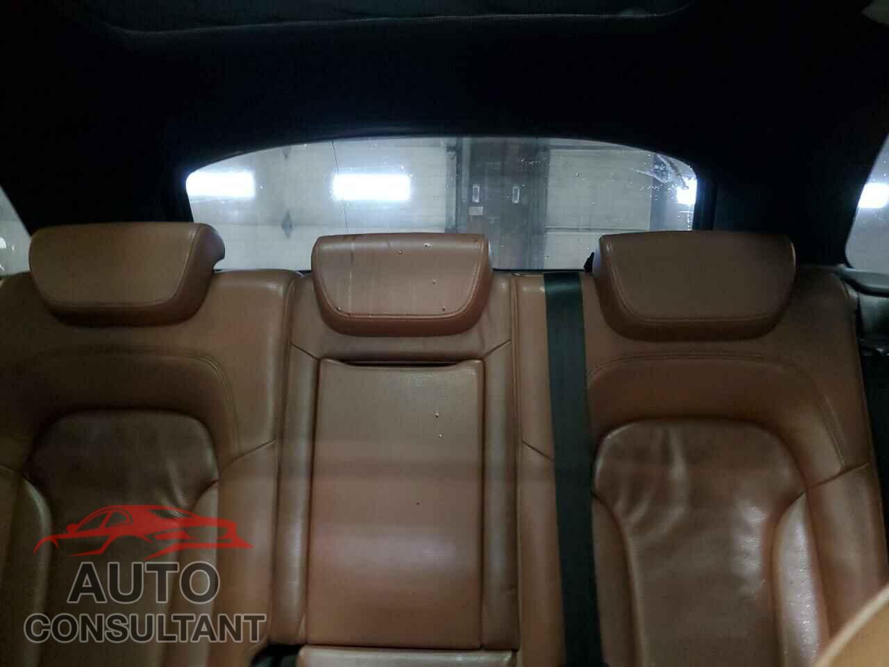AUDI Q5 2010 - WA1LKAFP2AA014151
