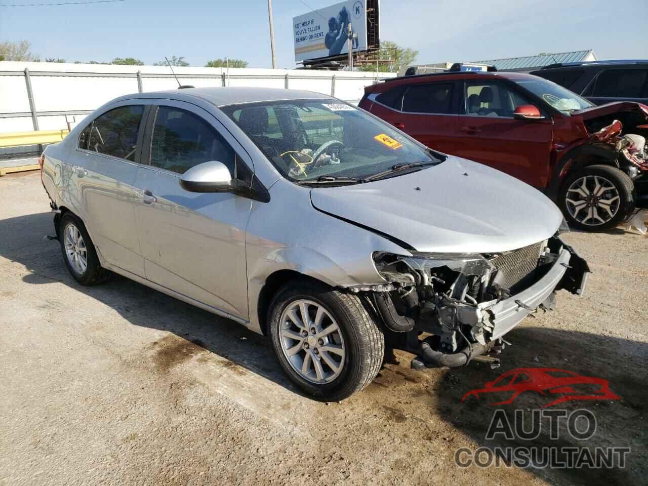 CHEVROLET SONIC 2019 - 1G1JD5SB3K4120223