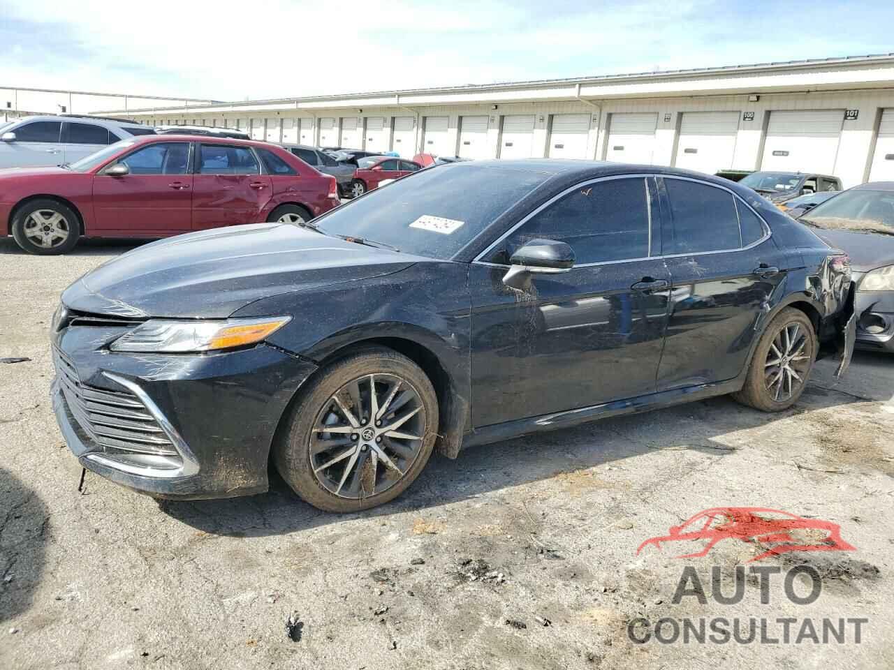 TOYOTA CAMRY 2022 - 4T1F11AK6NU033576