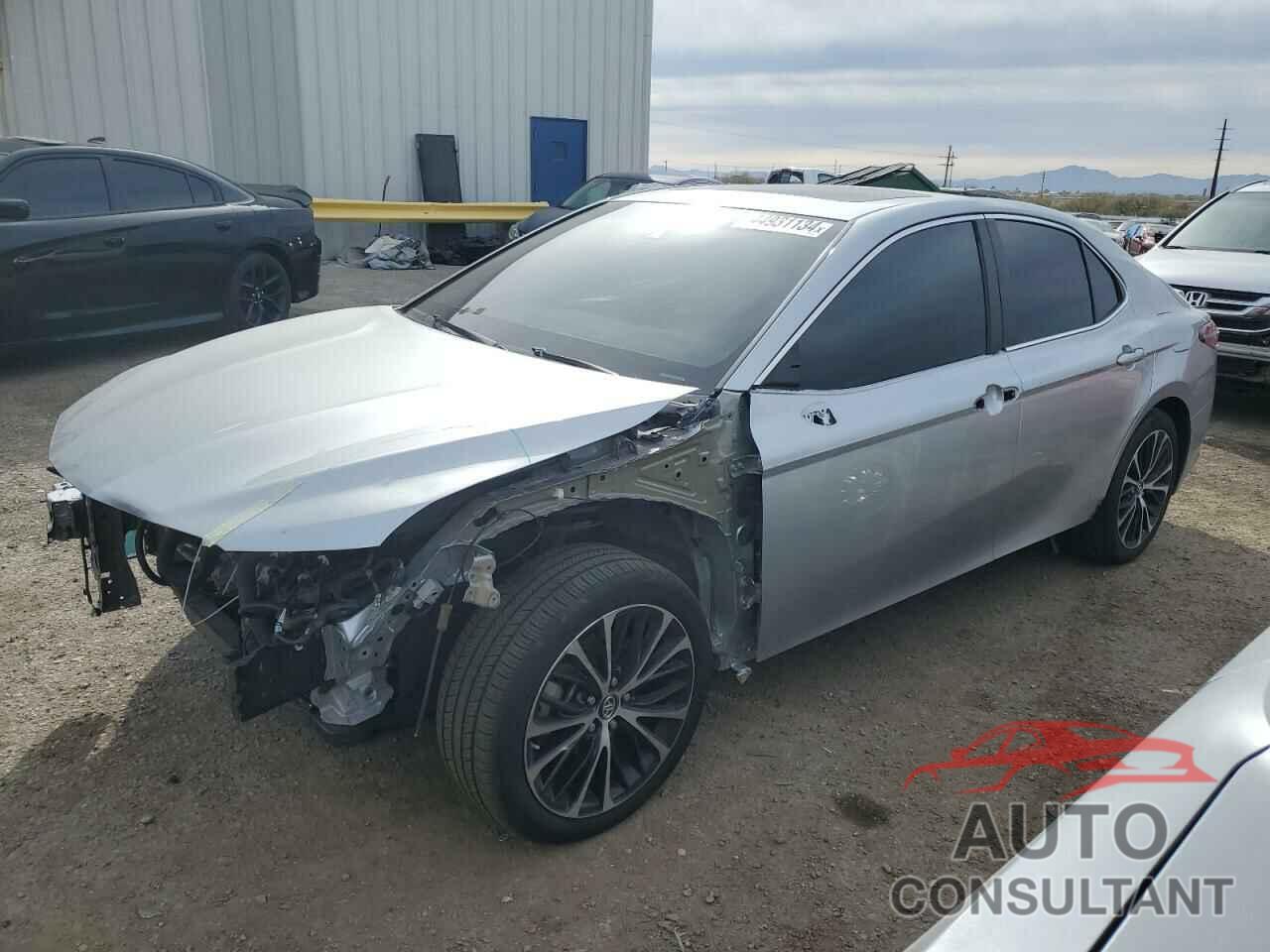 TOYOTA CAMRY 2018 - 4T1B11HK2JU096107