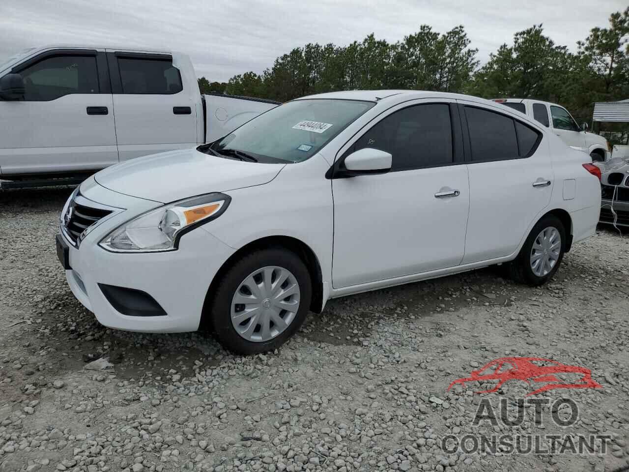 NISSAN VERSA 2018 - 3N1CN7AP4JL883014