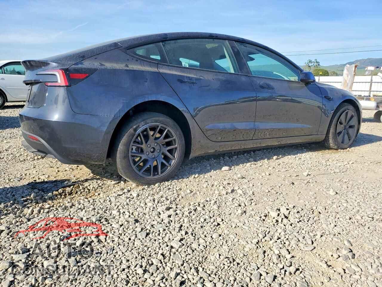 TESLA MODEL 3 2025 - 5YJ3E1EA2SF914518