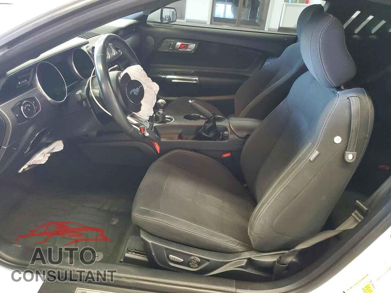 FORD MUSTANG 2018 - 1FA6P8CF0J5105054