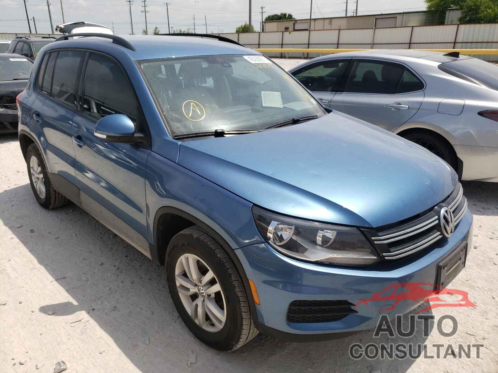 VOLKSWAGEN TIGUAN 2017 - WVGAV7AX0HK027107