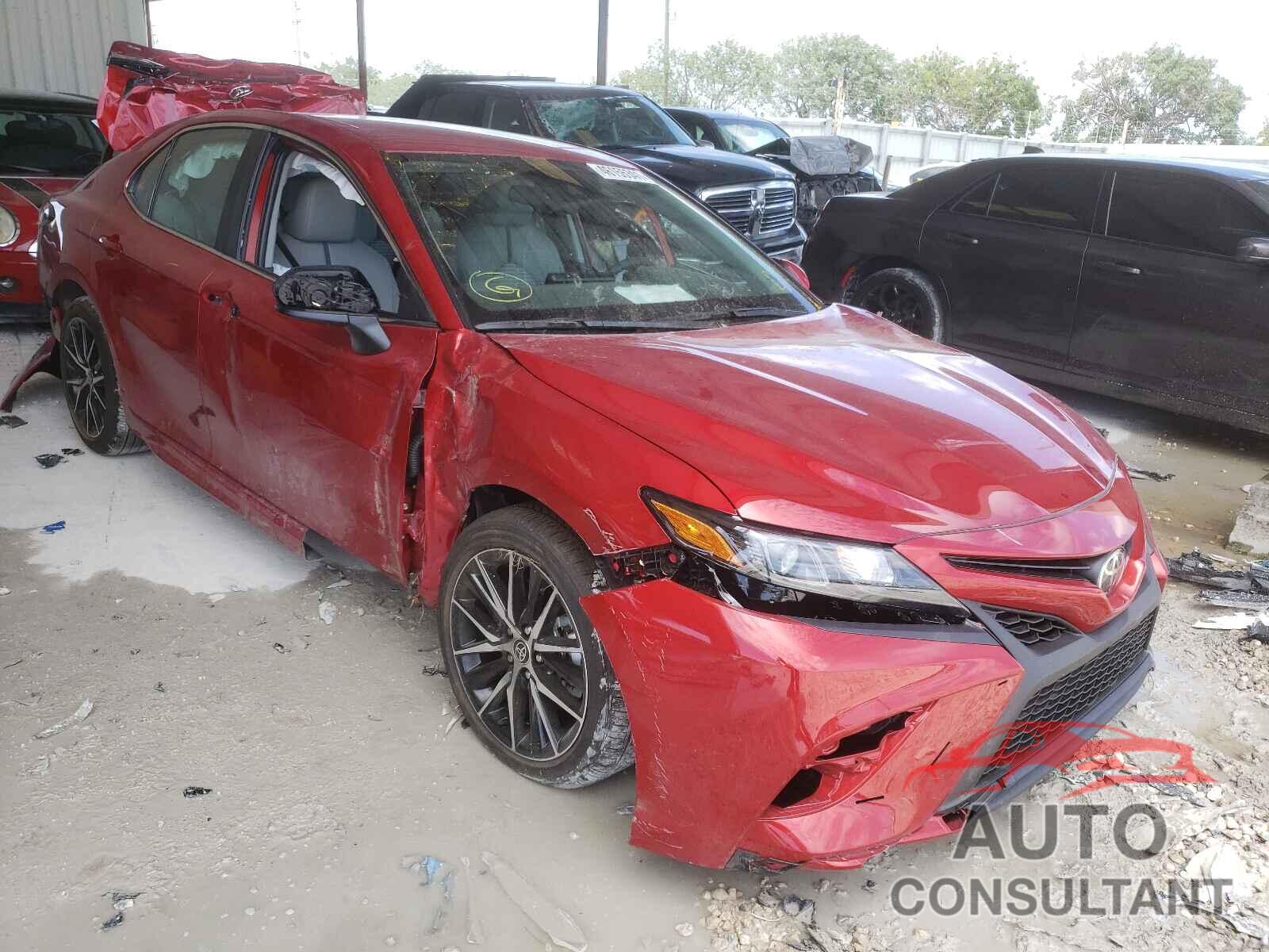 TOYOTA CAMRY 2021 - 4T1G11AK4MU460158