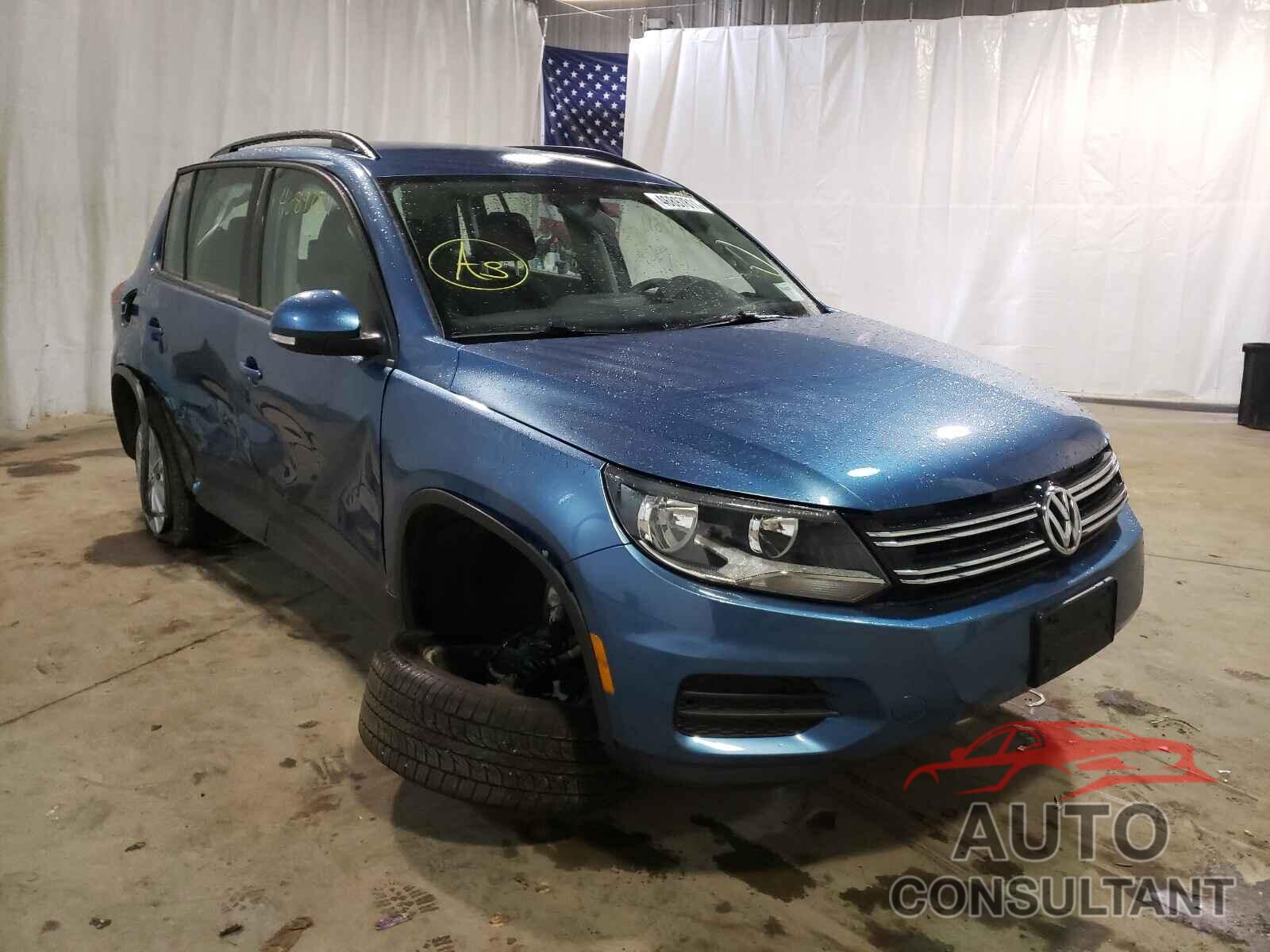 VOLKSWAGEN TIGUAN 2017 - WVGBV7AX5HK047180
