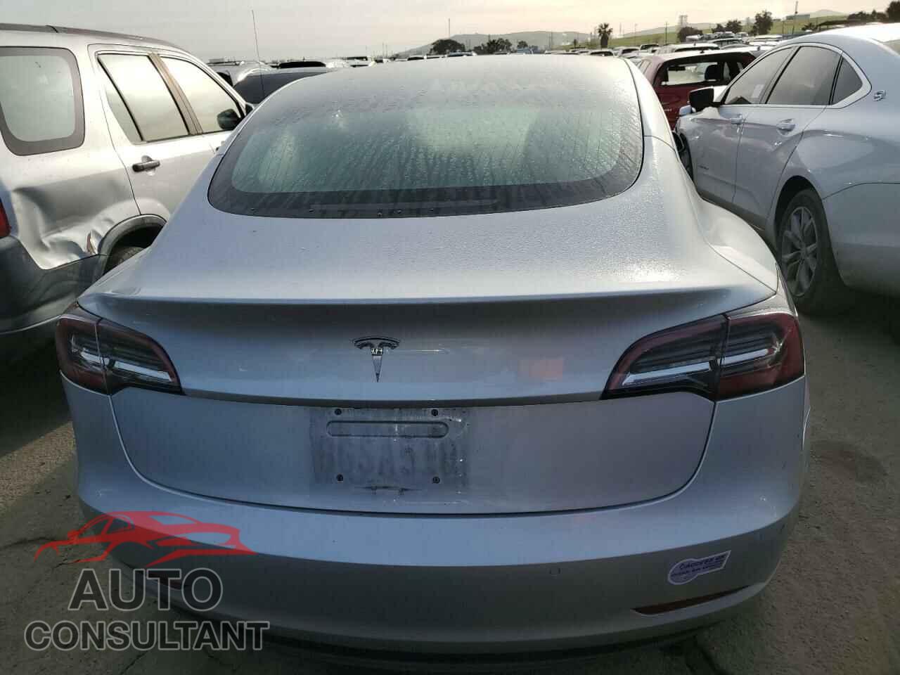 TESLA MODEL 3 2018 - 5YJ3E1EB0JF093345
