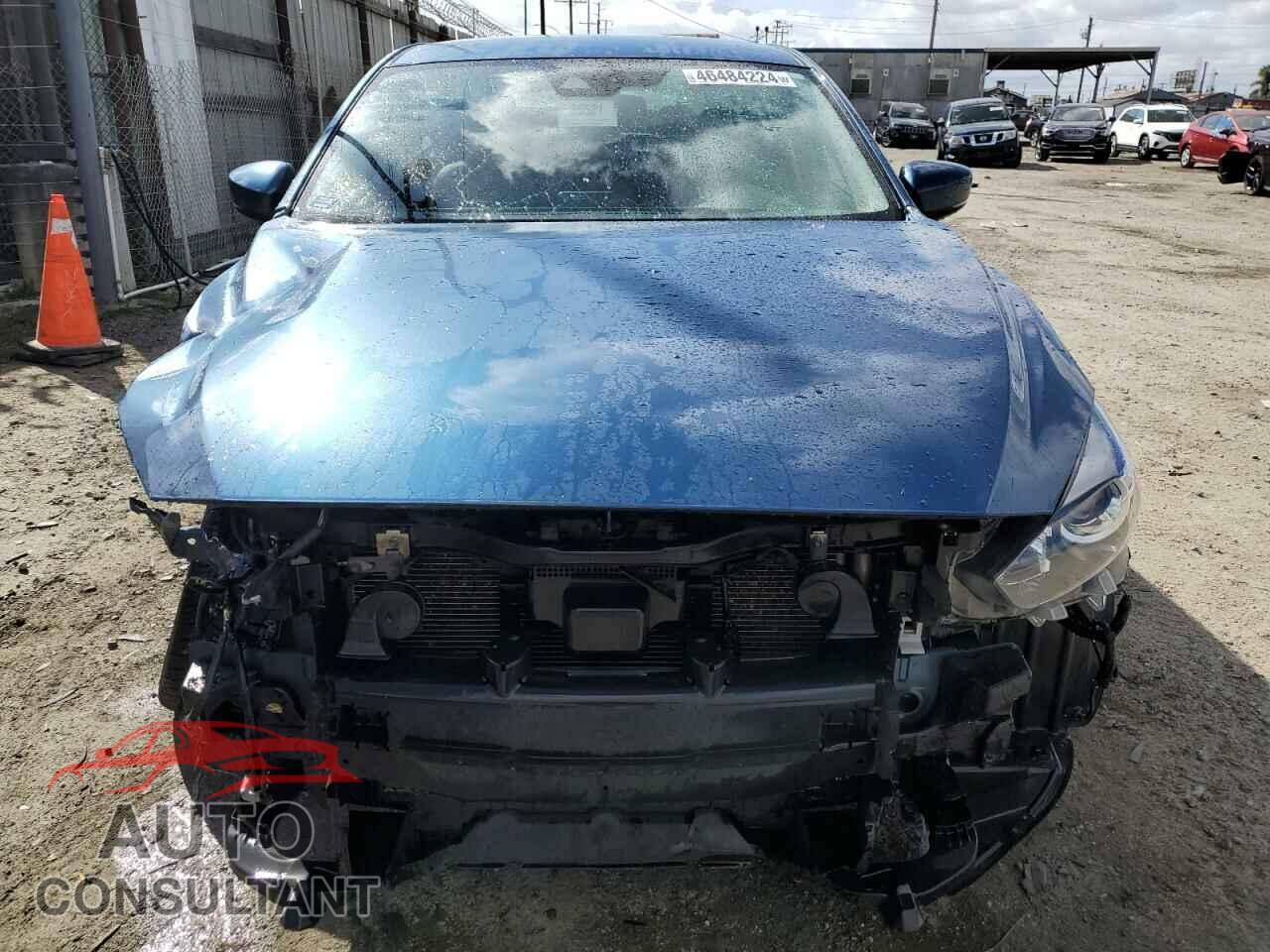 MAZDA 3 2018 - 3MZBN1L32JM215218