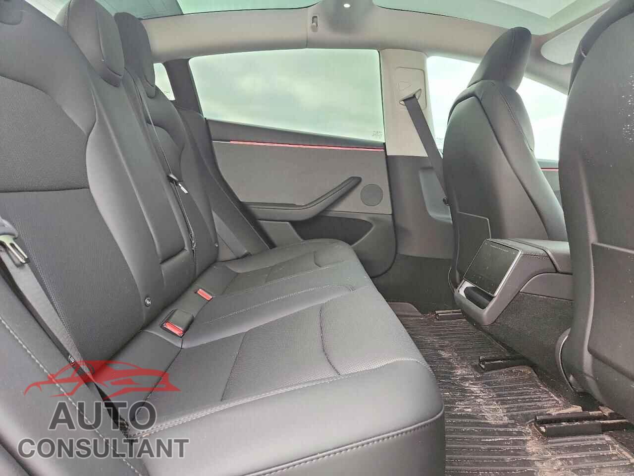TESLA MODEL 3 2026 - 5YJ3E1EA9TF143038
