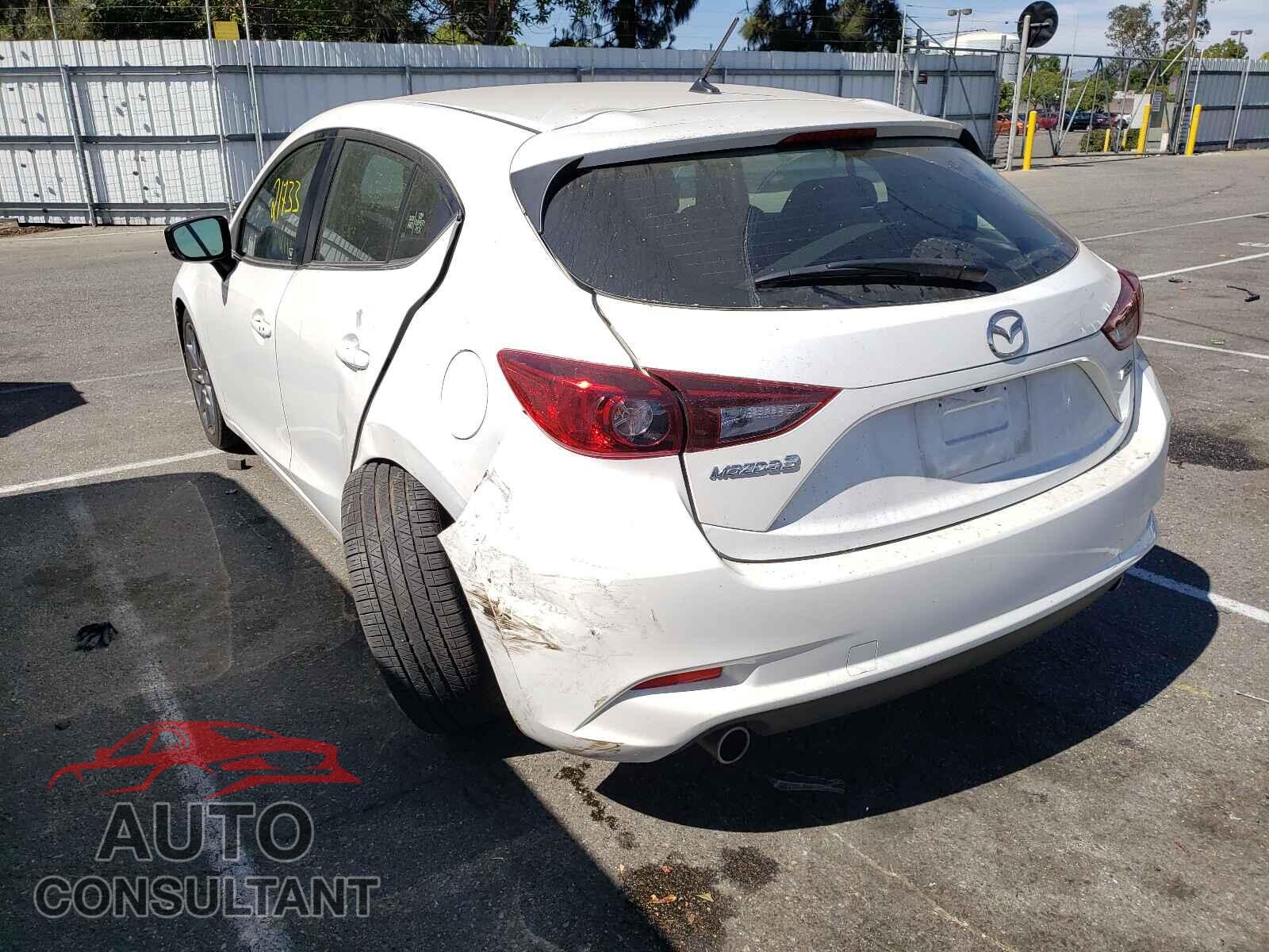 MAZDA 3 2018 - 3MZBN1L32JM252172