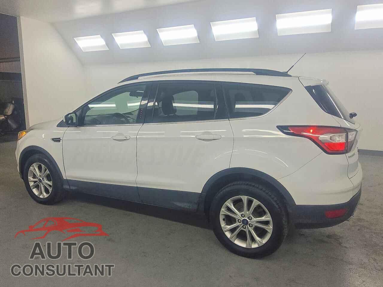 FORD ESCAPE 2018 - 1FMCU0GD7JUB17543