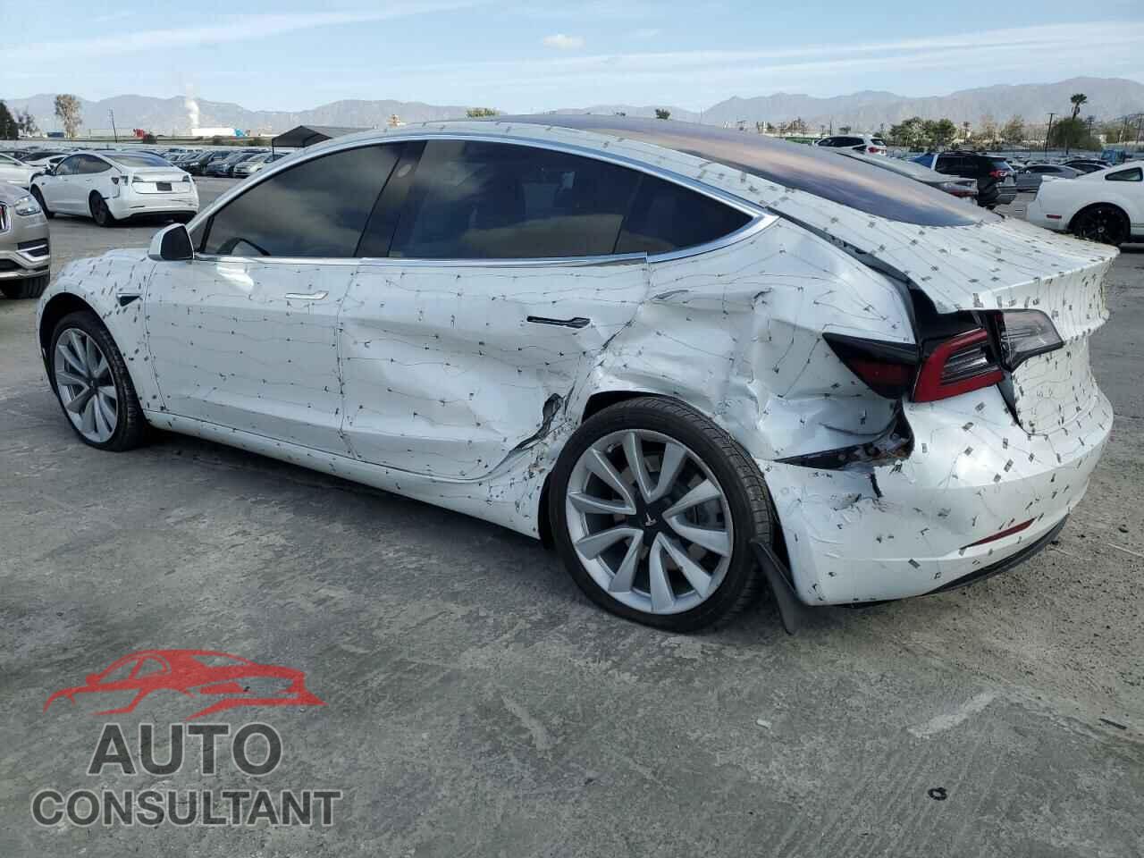 TESLA MODEL 3 2018 - 5YJ3E1EA5JF014811