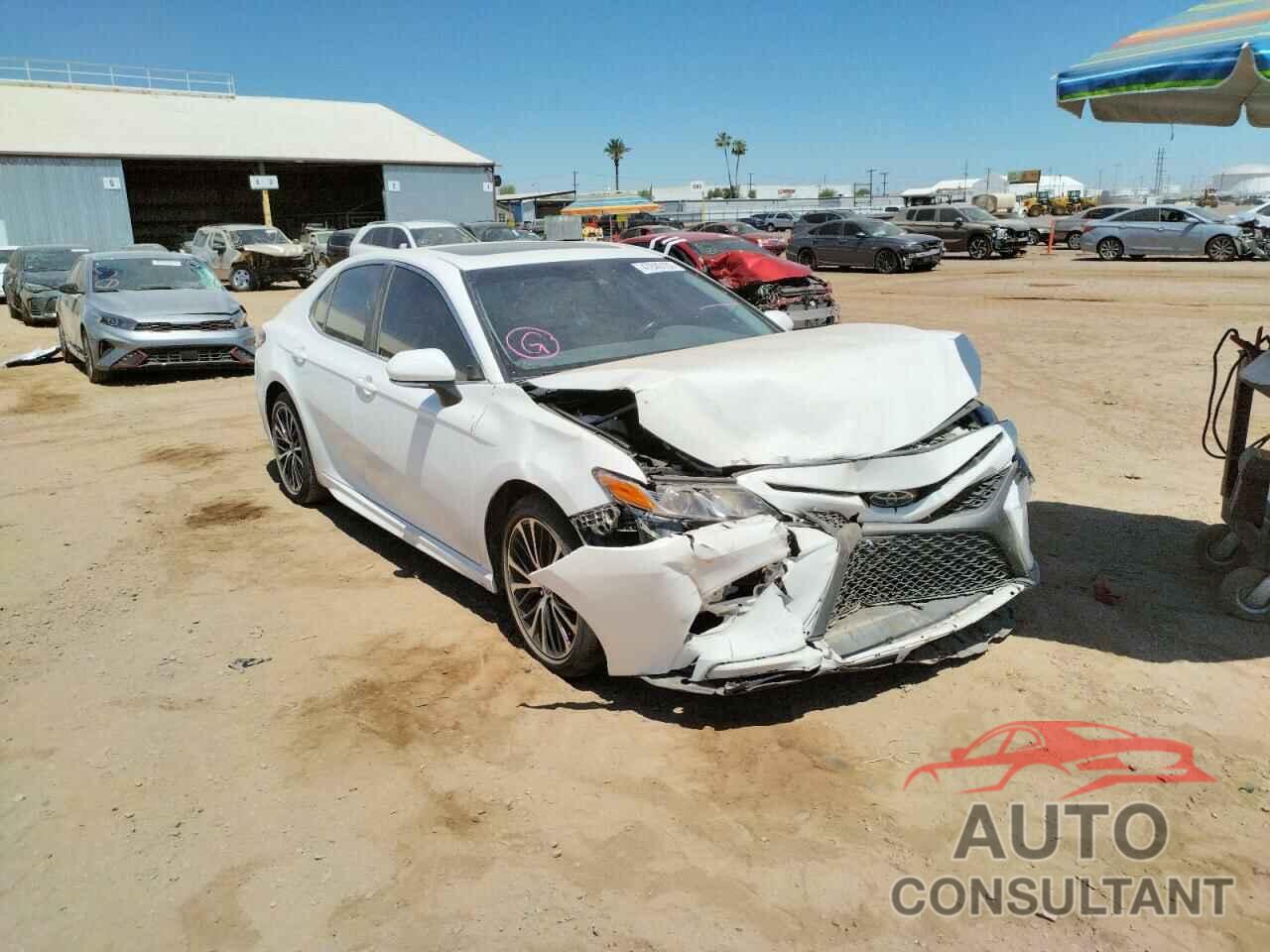 TOYOTA CAMRY 2018 - 4T1B11HK4JU016239