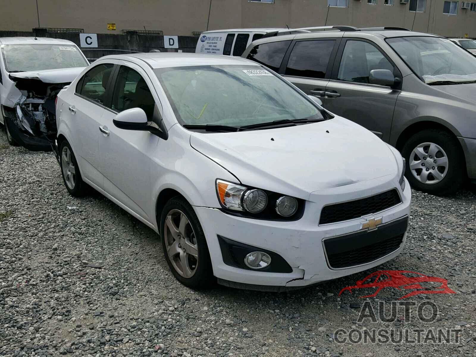 CHEVROLET SONIC 2015 - 1G1JE5SB2F4177631