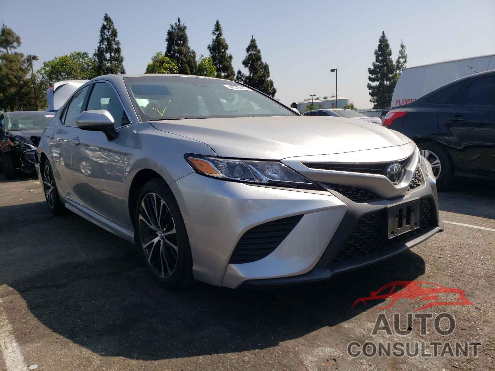 TOYOTA CAMRY 2018 - 4T1B11HK0JU564576