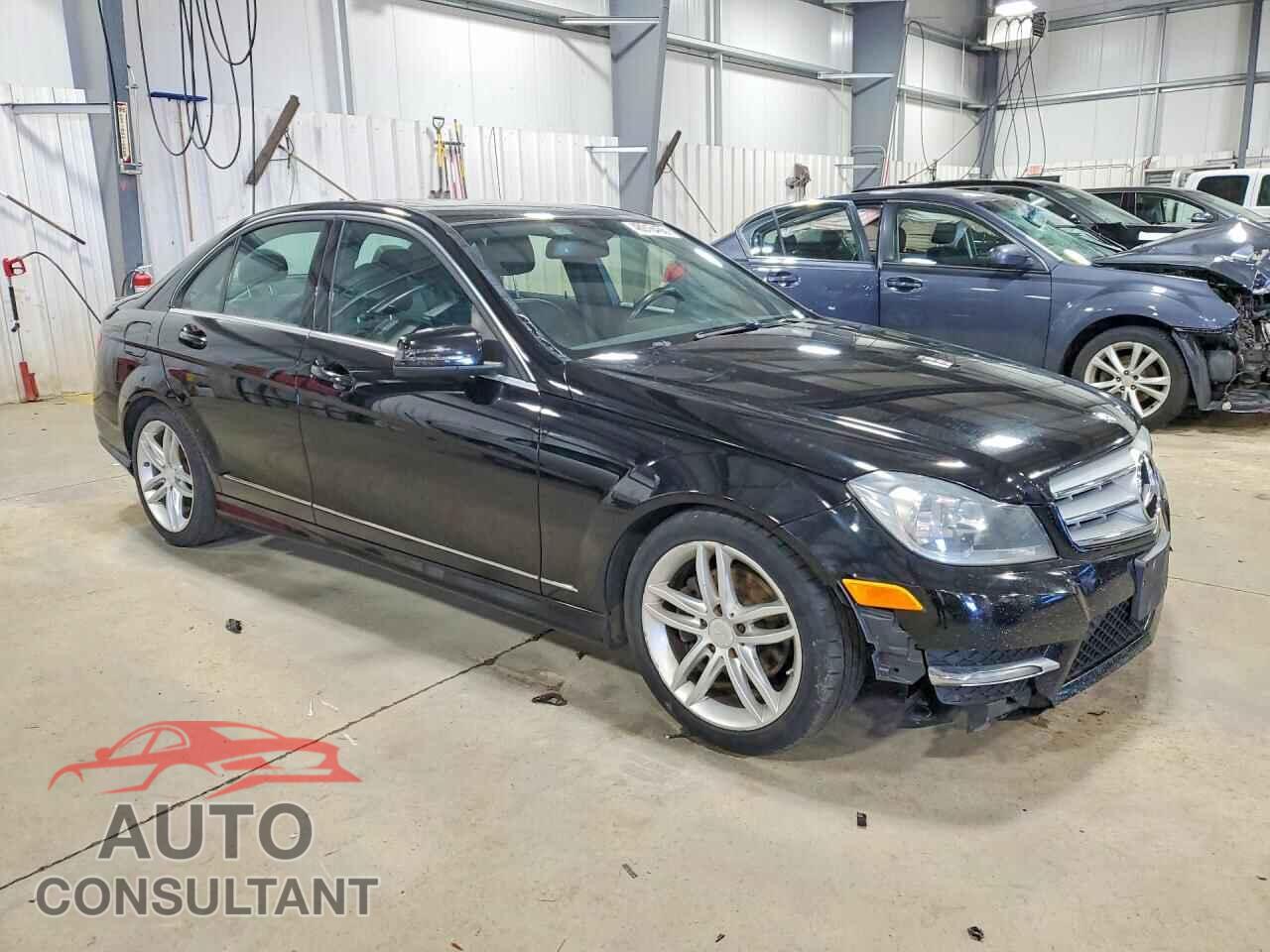 MERCEDES-BENZ C-CLASS 2012 - WDDGF8BB5CA613665