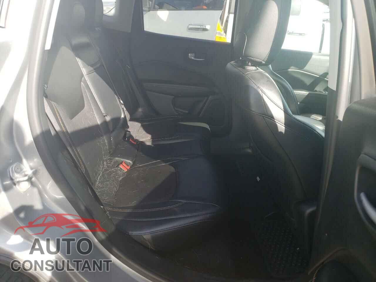 JEEP COMPASS 2018 - 3C4NJCBB7JT502480