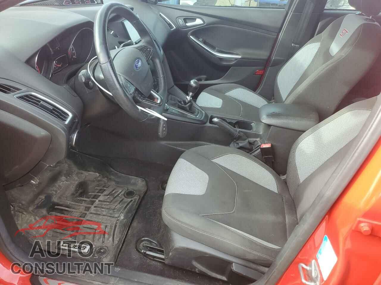 FORD FOCUS 2017 - 1FADP3L95HL310346