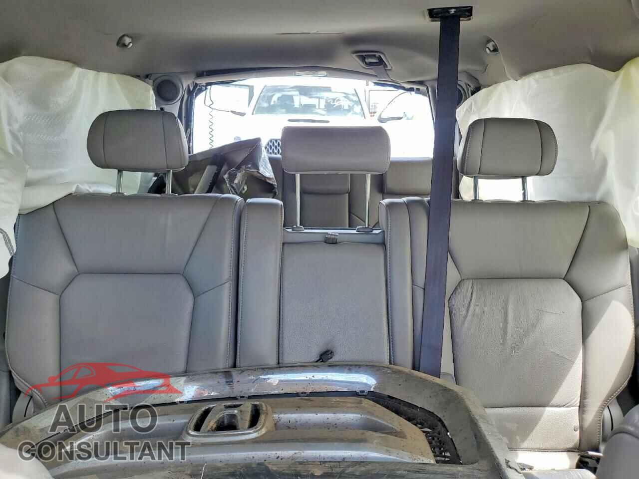 HONDA PILOT 2011 - 5FNYF3H98BB044855
