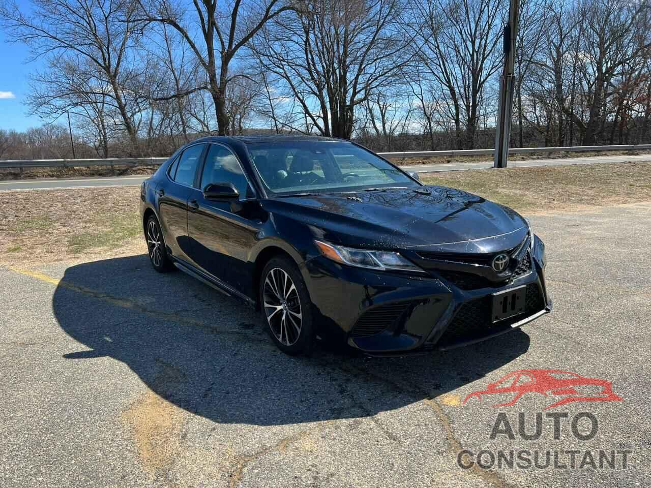 TOYOTA CAMRY 2018 - 4T1B11HK5JU087448