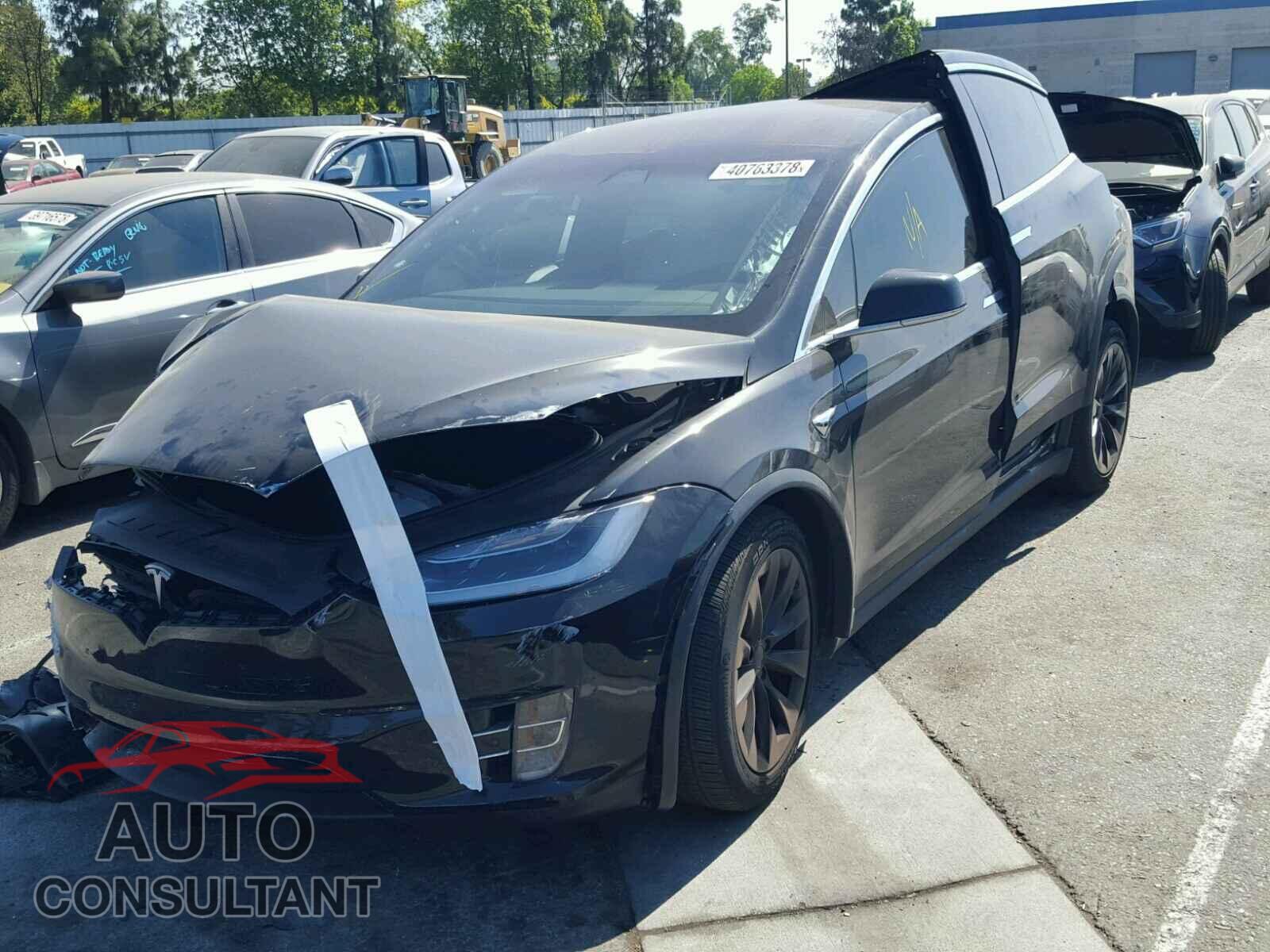 TESLA MODEL X 2017 - 5YJXCDE20HF068318