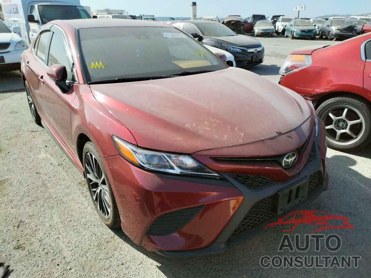 TOYOTA CAMRY 2018 - 4T1B11HK1JU658773