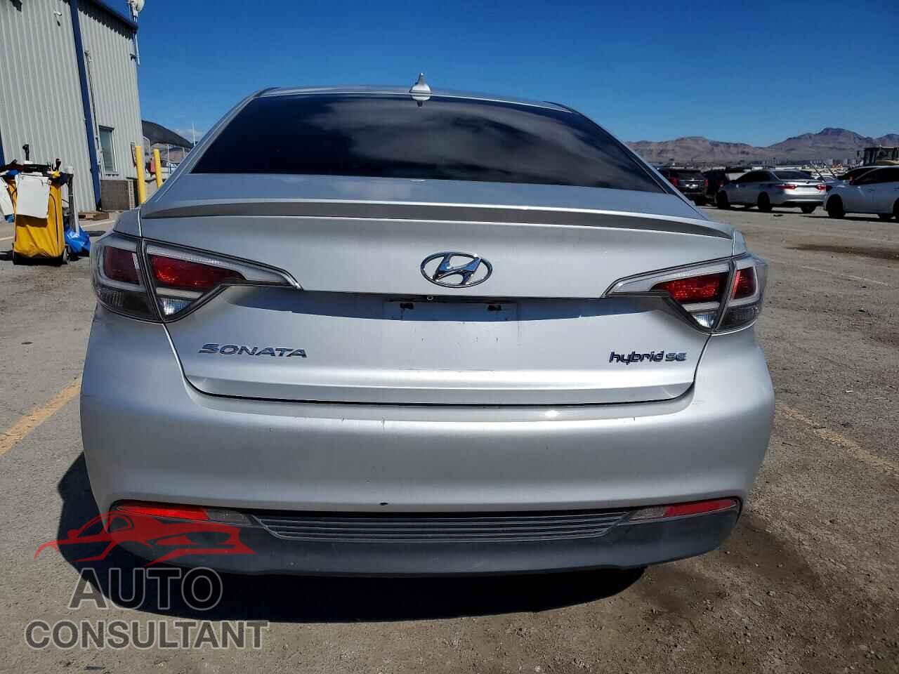 HYUNDAI SONATA 2017 - KMHE24L1XHA044035