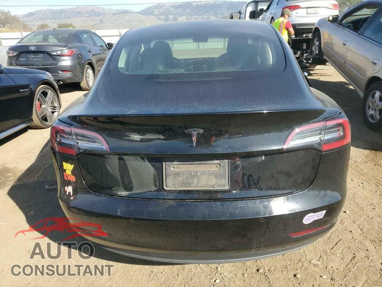 TESLA MODEL 3 2019 - 5YJ3E1EA0KF296843