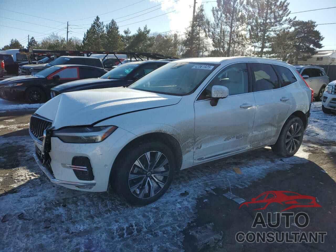 VOLVO XC60 PLUS 2023 - YV4L12RE2P1257702