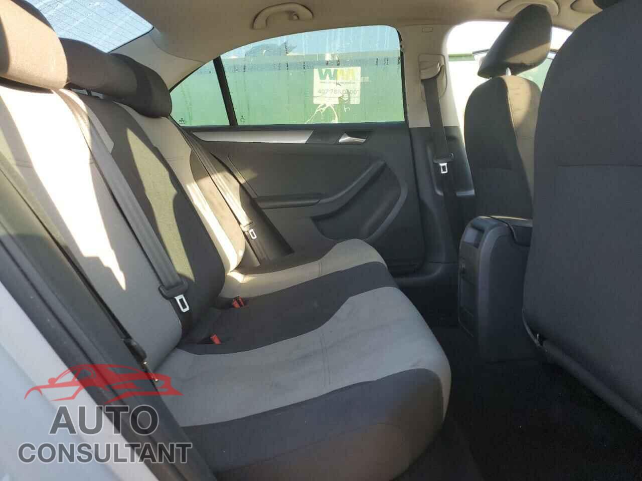 VOLKSWAGEN JETTA 2017 - 3VW2B7AJ7HM264924