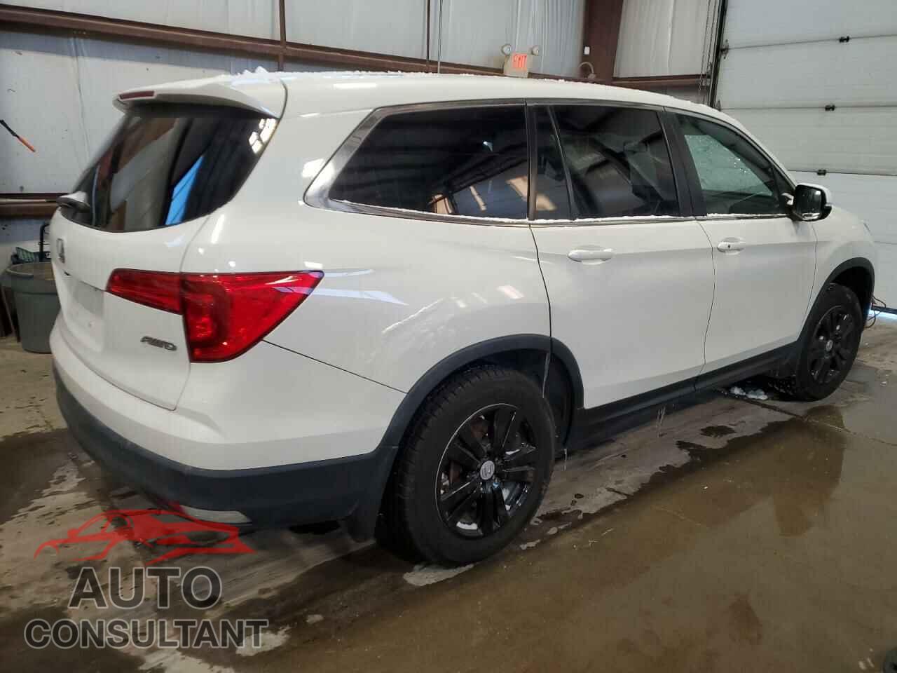 HONDA PILOT 2017 - 5FNYF6H29HB505428