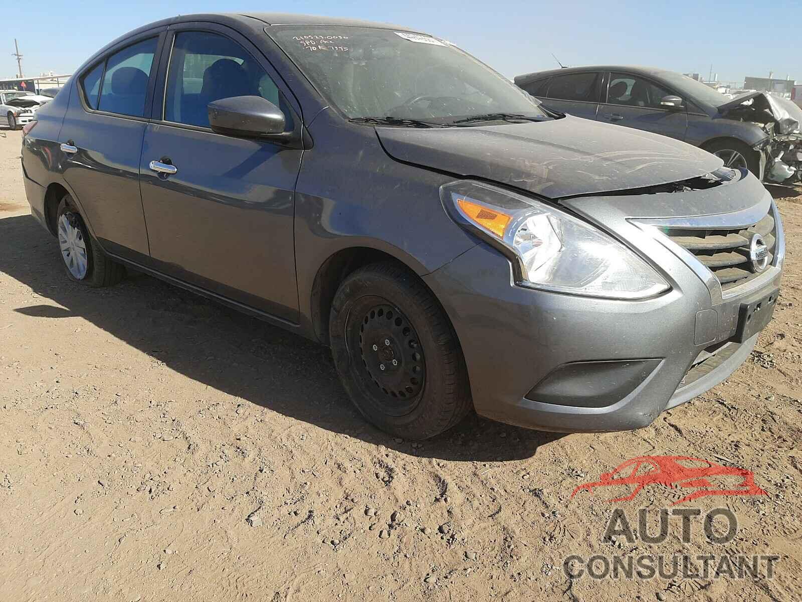 NISSAN VERSA 2018 - 3N1CN7AP1JL877395