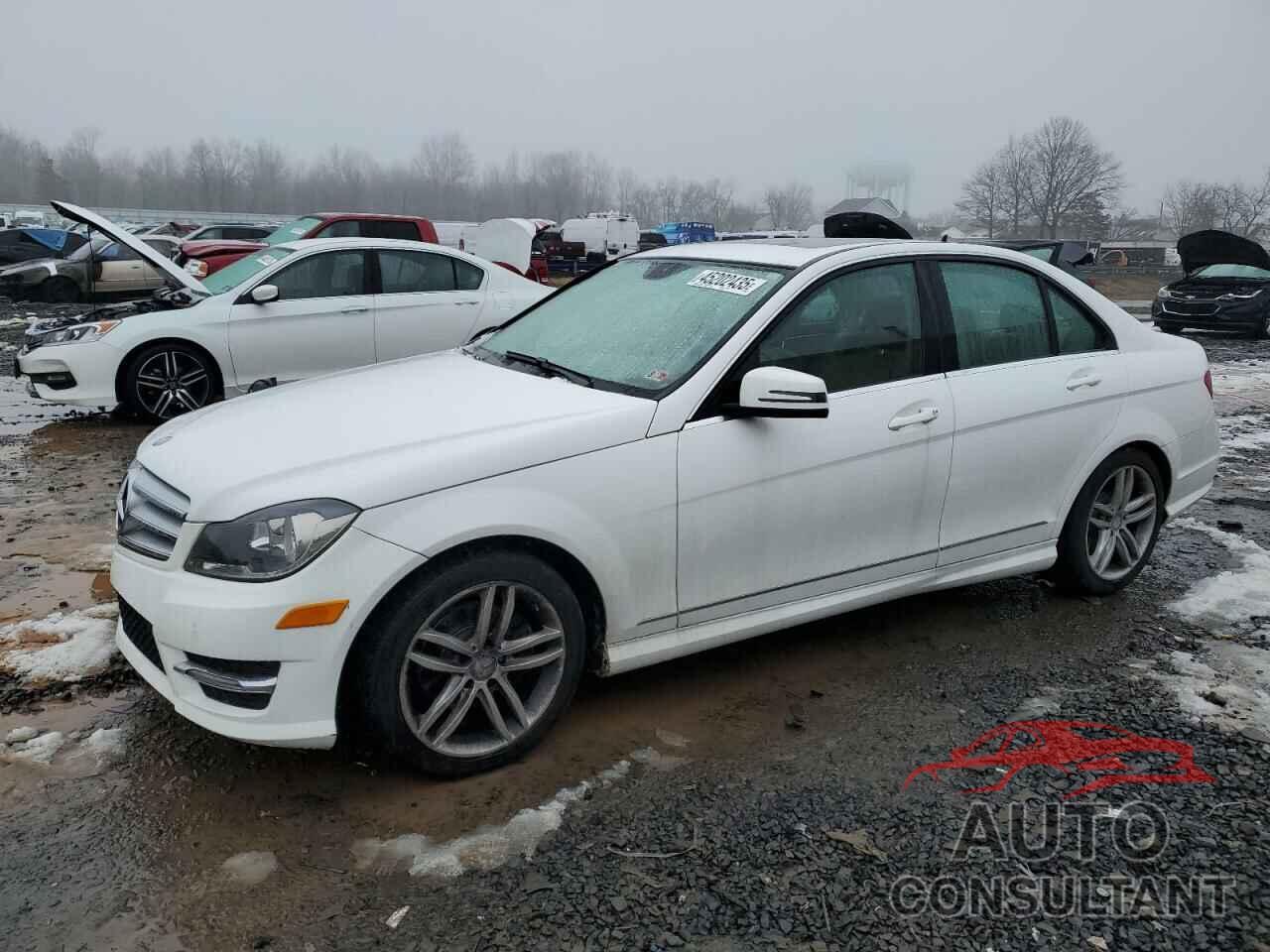MERCEDES-BENZ C-CLASS 2013 - WDDGF4HB4DG123846