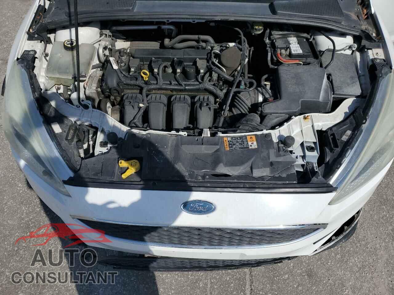 FORD FOCUS 2015 - 1FADP3F25FL258972