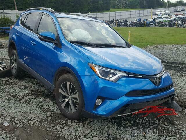 TOYOTA RAV4 XLE 2017 - JTMWFREV3HD096664